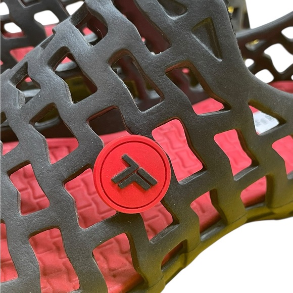 Kids Water Shoes | Lightweight Slip-On Jelly Sandals | Size 12 - Picture 2 of 7